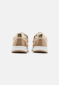 Friboo Disney Minnie Mouse - Sneakers Laag - Rose Gold 8 Friboo Disney Minnie Mouse - Sneakers Laag - Rose Gold -Friboo Winkel d240e02a04b44521a75d7b9305624356